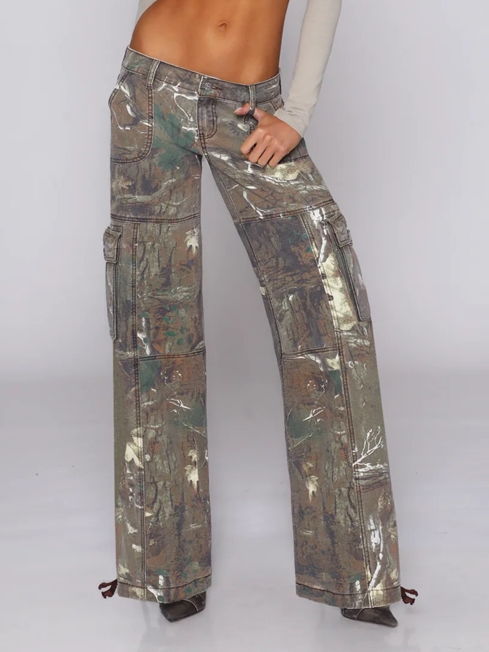 REVICE Metallic Camouflage Wide-Leg Cargo Jeans - Green/Brown